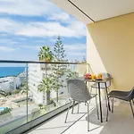 With Ocean View And Parking Apartamento