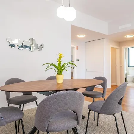With Ocean View And Parking Apartament Funchal (Madeira)