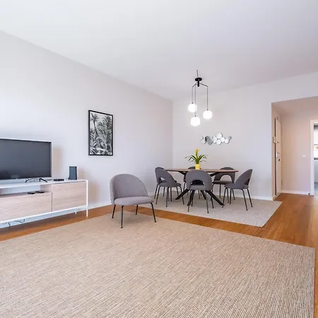 Apartament With Ocean View And Parking Funchal (Madeira)
