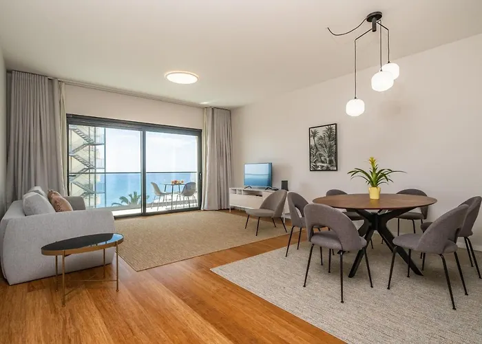 Appartement With Ocean View And Parking *