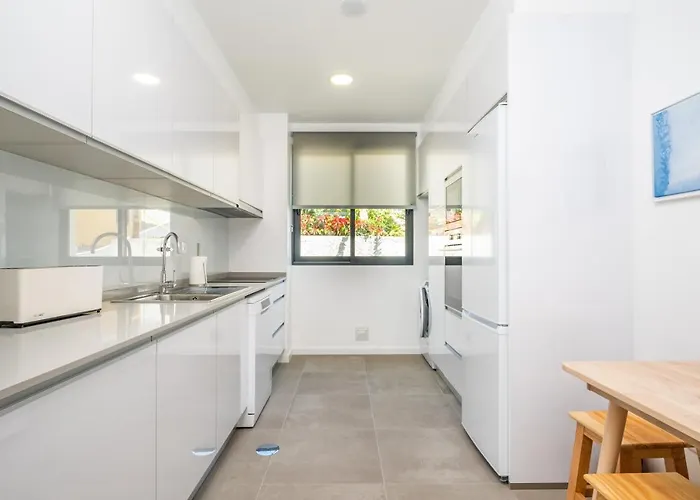 Apartment With Ocean View And Parking *