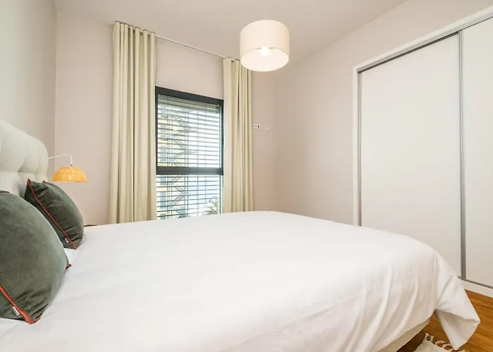 With Ocean View And Parking * Funchal (Madeira)