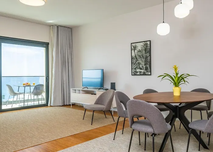 With Ocean View And Parking Appartement