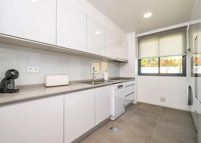 Apartment With Ocean View And Parking